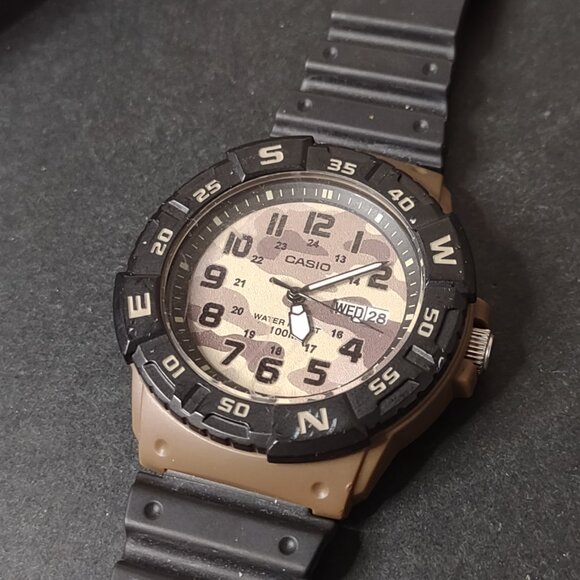 Casio Desert Camo Watch - Picture 2 of 15